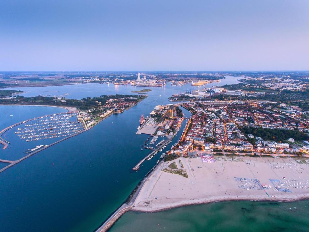 Promenadenblick/Captains-Suite Росток Екстериор снимка