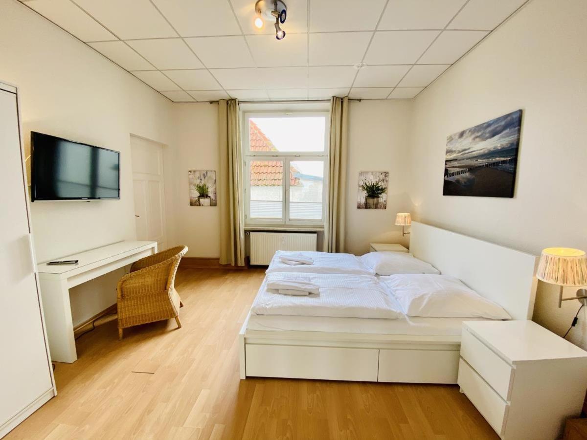 Promenadenblick/Captains-Suite Росток Екстериор снимка