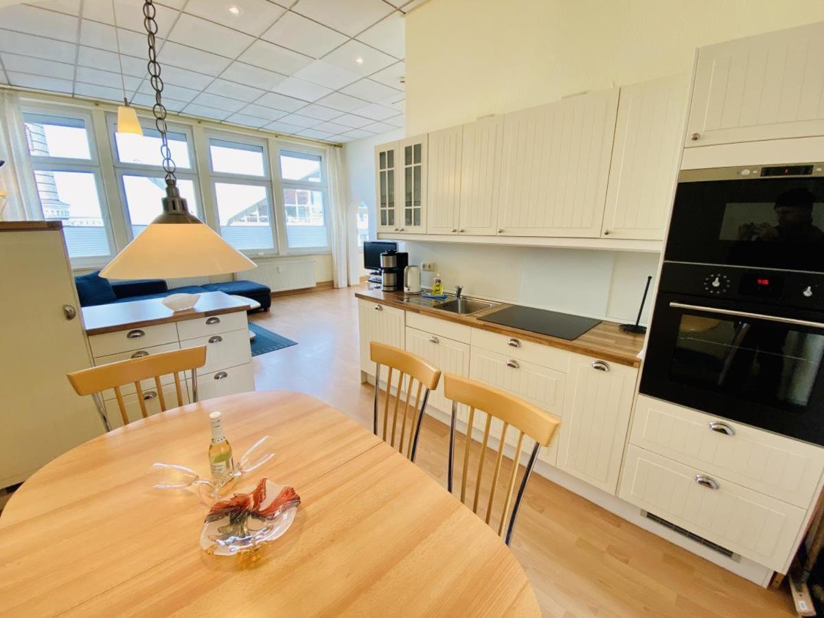 Promenadenblick/Captains-Suite Росток Екстериор снимка