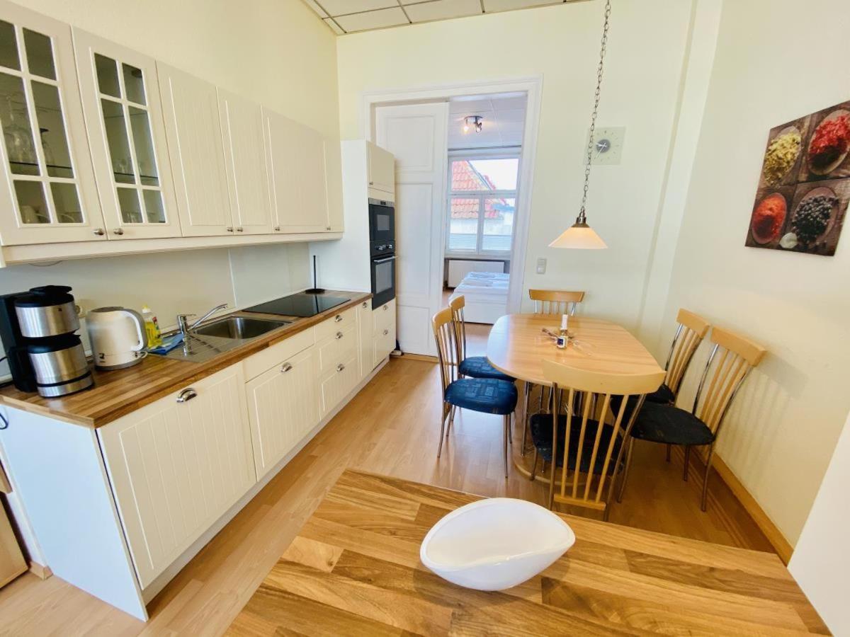 Promenadenblick/Captains-Suite Росток Екстериор снимка