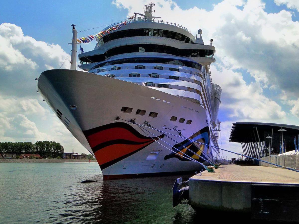 Promenadenblick/Captains-Suite Росток Екстериор снимка